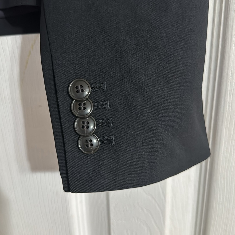 Cropped Tuxedo Blazer - Picture 11 of 11